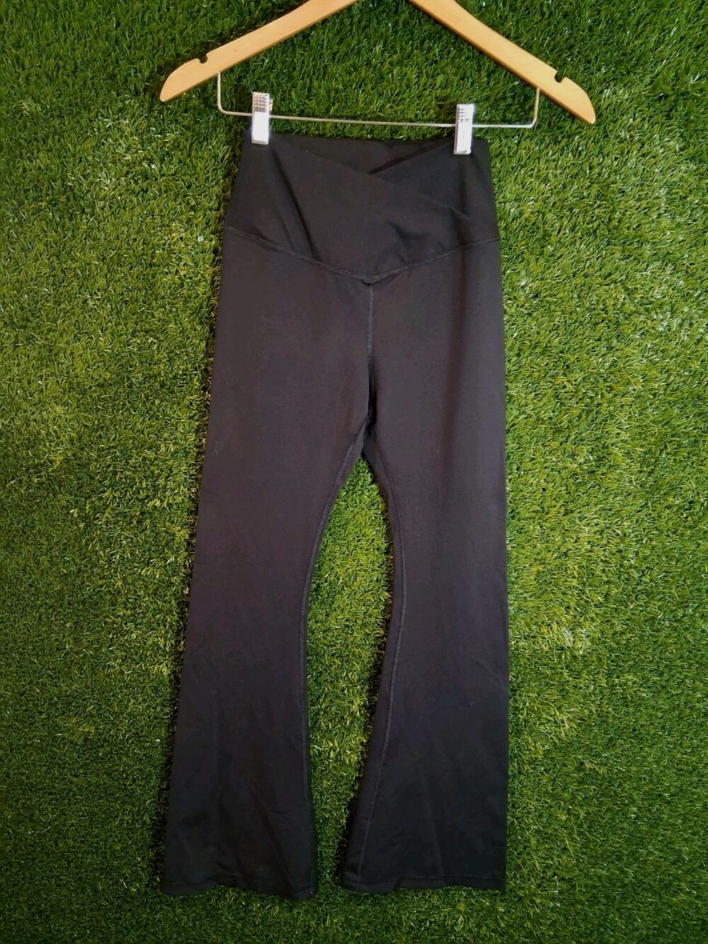 Yogalicious Lux Willow Crossover Flare Leggings Black Yoga Pants Size M